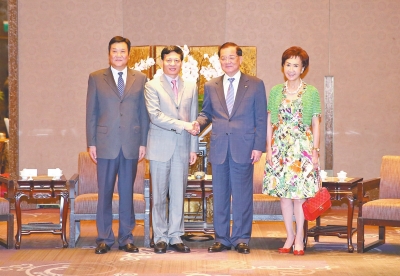 謝伏瞻率團(tuán)底臺(tái) 連戰(zhàn)會(huì)見(jiàn)謝伏瞻等參訪團(tuán)一行