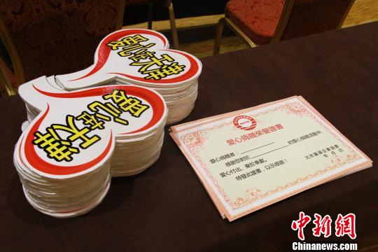 820_YI(y)f(xi)ڱ_^ek