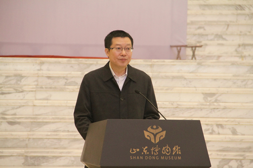 山東省藝術(shù)學(xué)院院長王力克致辭 山東博物館常務(wù)副館長郭思克主持