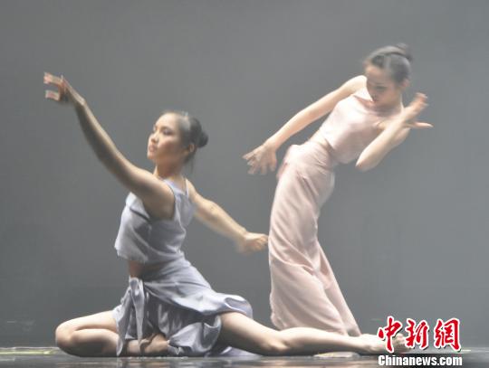 臺(tái)北藝術(shù)大學(xué)組團(tuán)赴廣西交流與廣藝簽合作協(xié)議