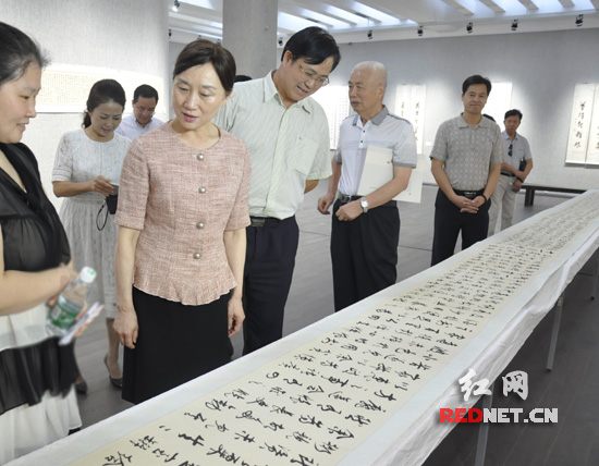 　　臺灣湘籍書法家張定成書法作品在長沙展出。