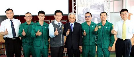 臺灣“菜鳥郵差”使命必達(dá)促成跨海76年師生情