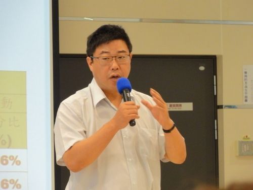 臺前行政機構(gòu)發(fā)言人：媒體豬腦魔心剝削蔣友青