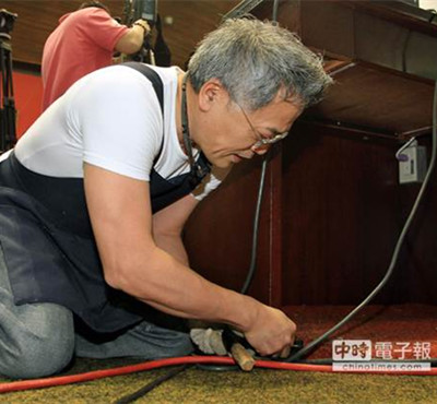 臺(tái)立法機(jī)構(gòu)損失上億臺(tái)幣？反服貿(mào)學(xué)生稱頗有差距