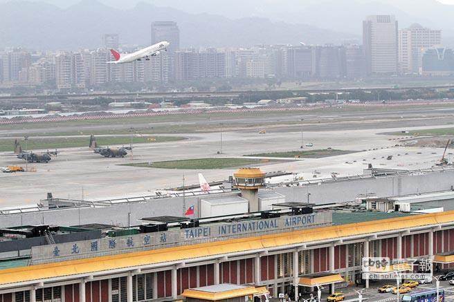 陸客減少航空業(yè)也遭殃 臺灣各航空公司紛紛出招應(yīng)對