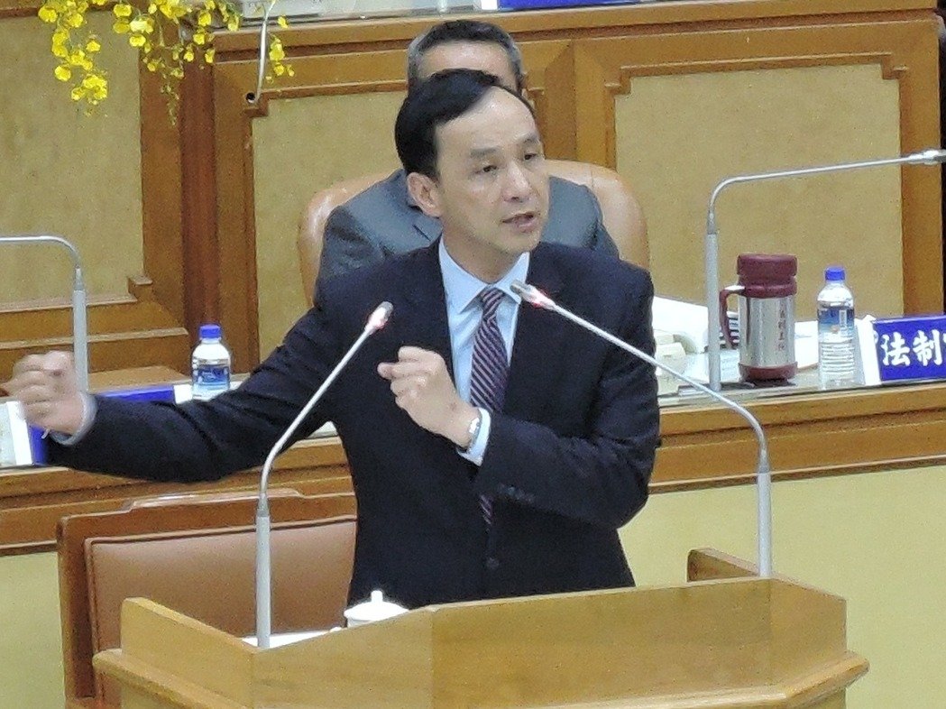 瞄準(zhǔn)臺(tái)北市長寶座較量柯文哲？朱立倫回應(yīng)