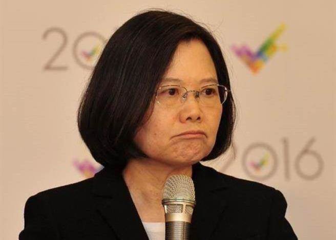 民心背離、"獨(dú)派"公開逼宮 蔡英文已成"權(quán)力漸凍人"?