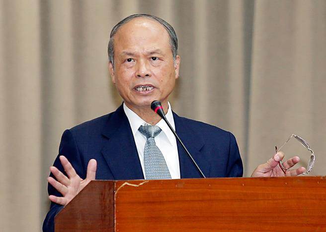 張盛和：臺(tái)灣10月出口仍兩位數(shù)衰退 但減幅已縮小