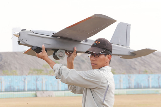 臺灣研發(fā)小型無人機 無需跑道手擲起飛