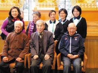 74歲當(dāng)背包客98歲拿碩士“青春老超人”歡喜過生活