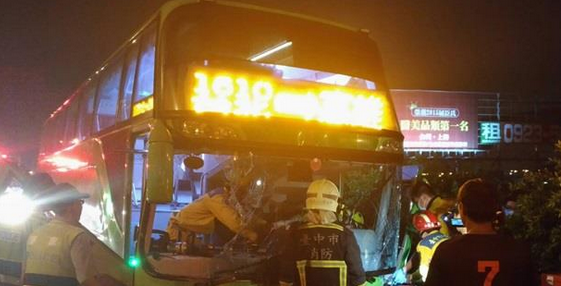 臺中市一客運(yùn)司機(jī)駕駛中暈倒 7名乘客5人受傷