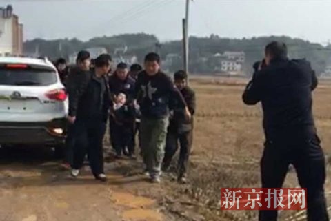 嫌犯被捕現(xiàn)場。知情人士供圖