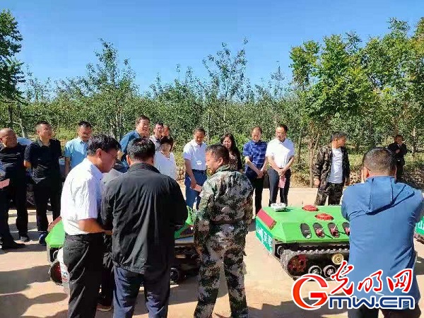 【新春走基層】無(wú)人機(jī)“種出”的水果有什么不一樣？探訪(fǎng)這群退役老兵的創(chuàng)業(yè)故事