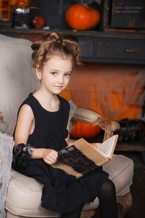 ˊʘӍ _˹}ͯģ(Angelina Kurkina)l(f)һM,ƬСͰ׃,·`䷲g