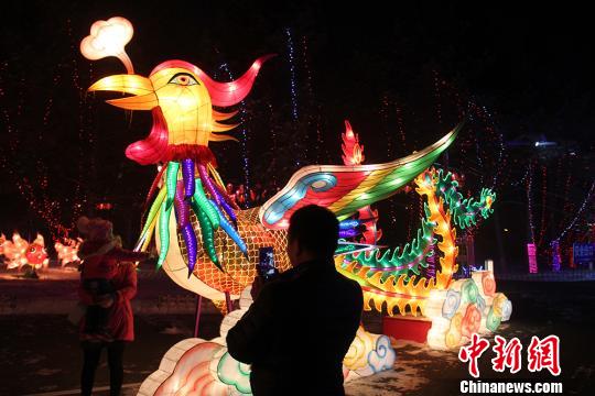 烏魯木齊千萬盞花燈助力冬季旅游（組圖）
