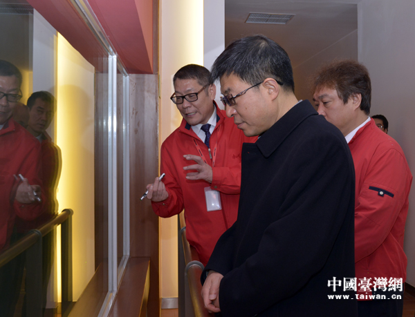 陜西省臺(tái)辦主任楊勇在臺(tái)資企業(yè)康師傅車間調(diào)研。（中國(guó)臺(tái)灣網(wǎng)發(fā)）
