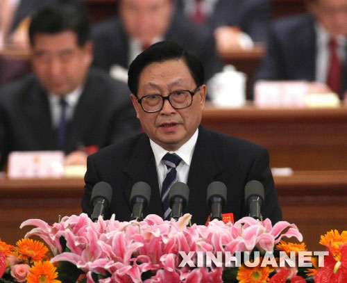 3月11日,十一屆全國人大一次會(huì)議在北京人民大會(huì)堂舉行第四次全體會(huì)議。受國務(wù)院委托,國務(wù)委員兼國務(wù)院秘書長華建敏向大會(huì)作關(guān)于國務(wù)院機(jī)構(gòu)改革方案的說明。 新華社記者姚大偉攝
